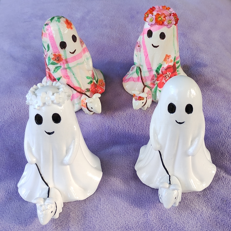 Handmade Bed Sheet Ghost Walking Dog Ornaments